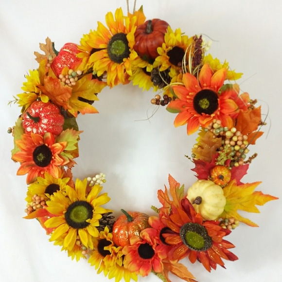 ❗SOLD❗Fabulous Fall Wreath🍁 - Picture 2 of 7